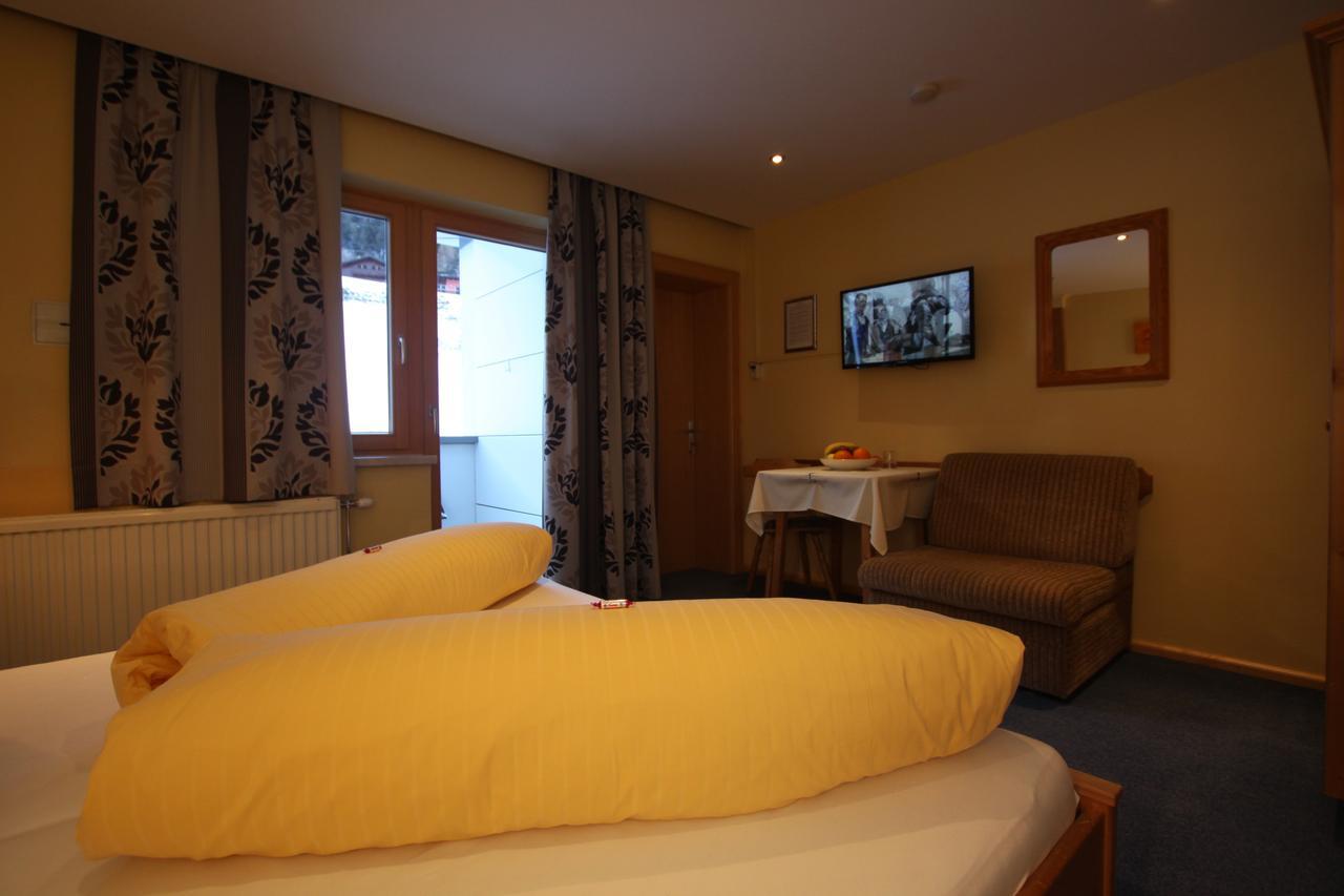 Gaestehaus Alpina Sankt Anton am Arlberg Buitenkant foto