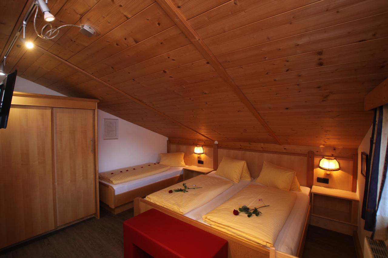 Gaestehaus Alpina Sankt Anton am Arlberg Buitenkant foto