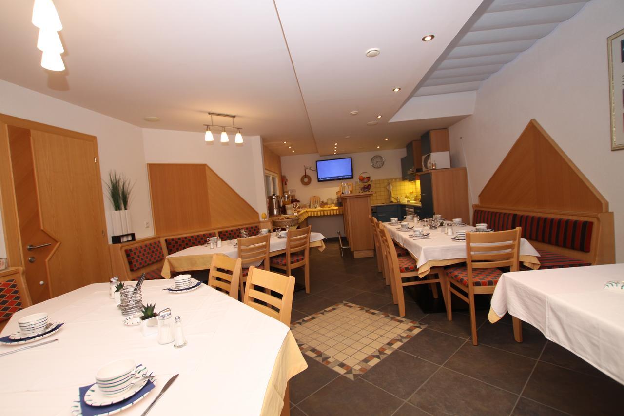 Gaestehaus Alpina Sankt Anton am Arlberg Buitenkant foto