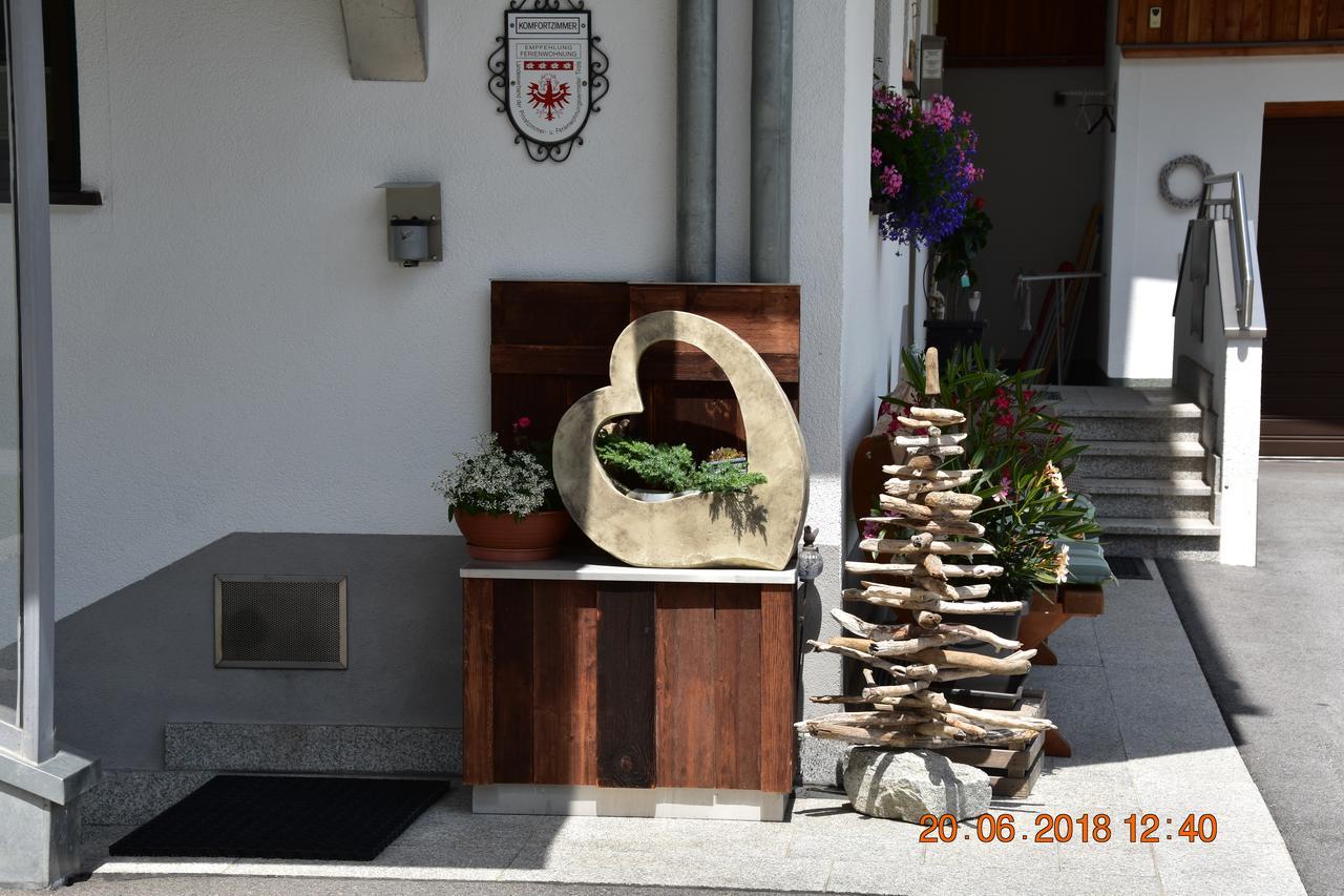 Gaestehaus Alpina Sankt Anton am Arlberg Buitenkant foto
